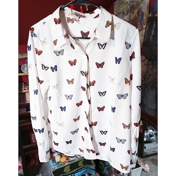 🦋NWOT Forever 21 Butterfly Button Up Blouse sz M - Picture 2 of 10